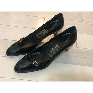 Salvatore Ferragamo Women's Vintage Florence Black Shoes Size 7